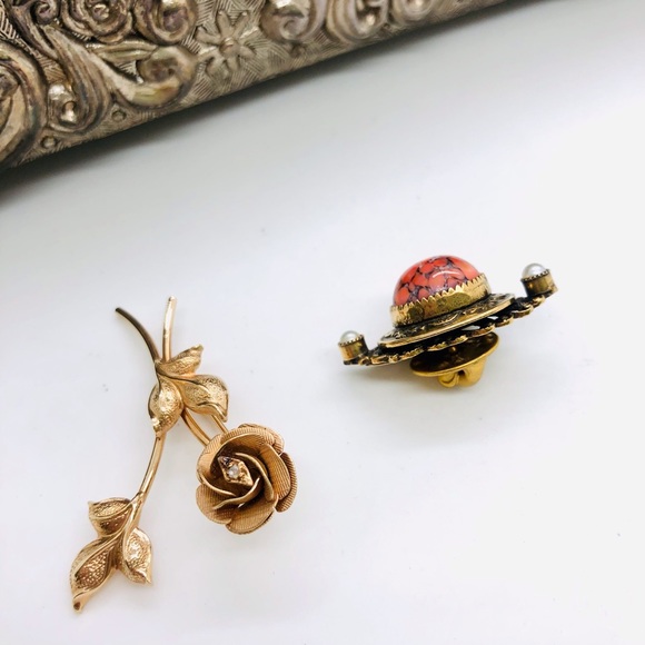 Vintage Original by Robert Pin & Gold Flower Brooch - Picture 9 of 16